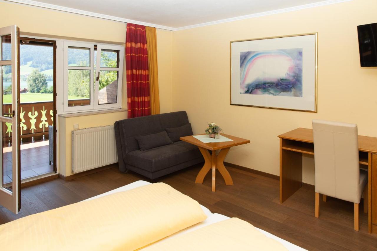 Seewirt Zell am Moos Buitenkant foto