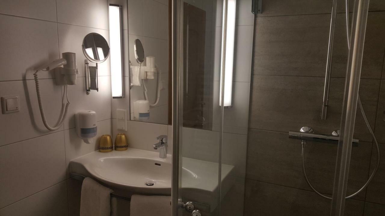 Seewirt Zell am Moos Buitenkant foto